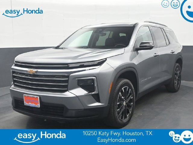 Used 2026 Chevrolet Traverse LT w/ Sun and Wheel Package FWD image 1