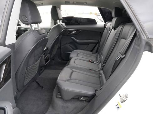 Used 2023 Audi Q8 Premium Plus image 16