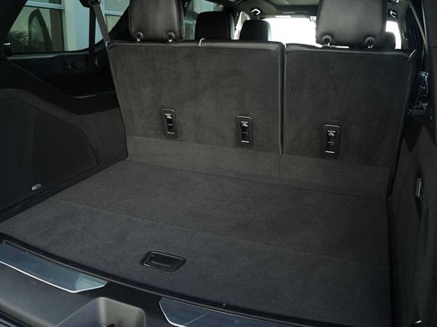 Used 2023 Cadillac Escalade ESV Premium Luxury w/ Performance Package AWD/4WD image 59