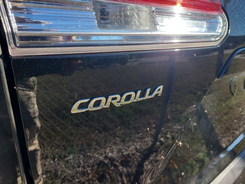 Used 2023 Toyota Corolla Cross LE w/ Moonroof Package image 6