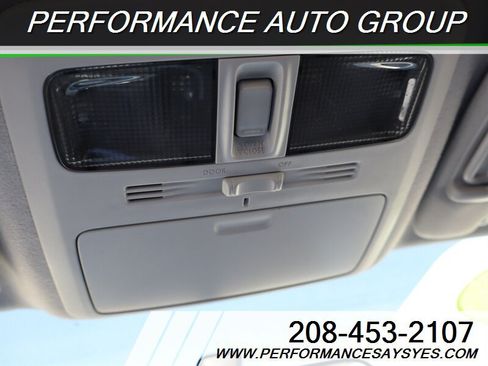 Used 2015 Subaru Forester 2.5i Premium w/ All-Weather Package AWD/4WD image 23