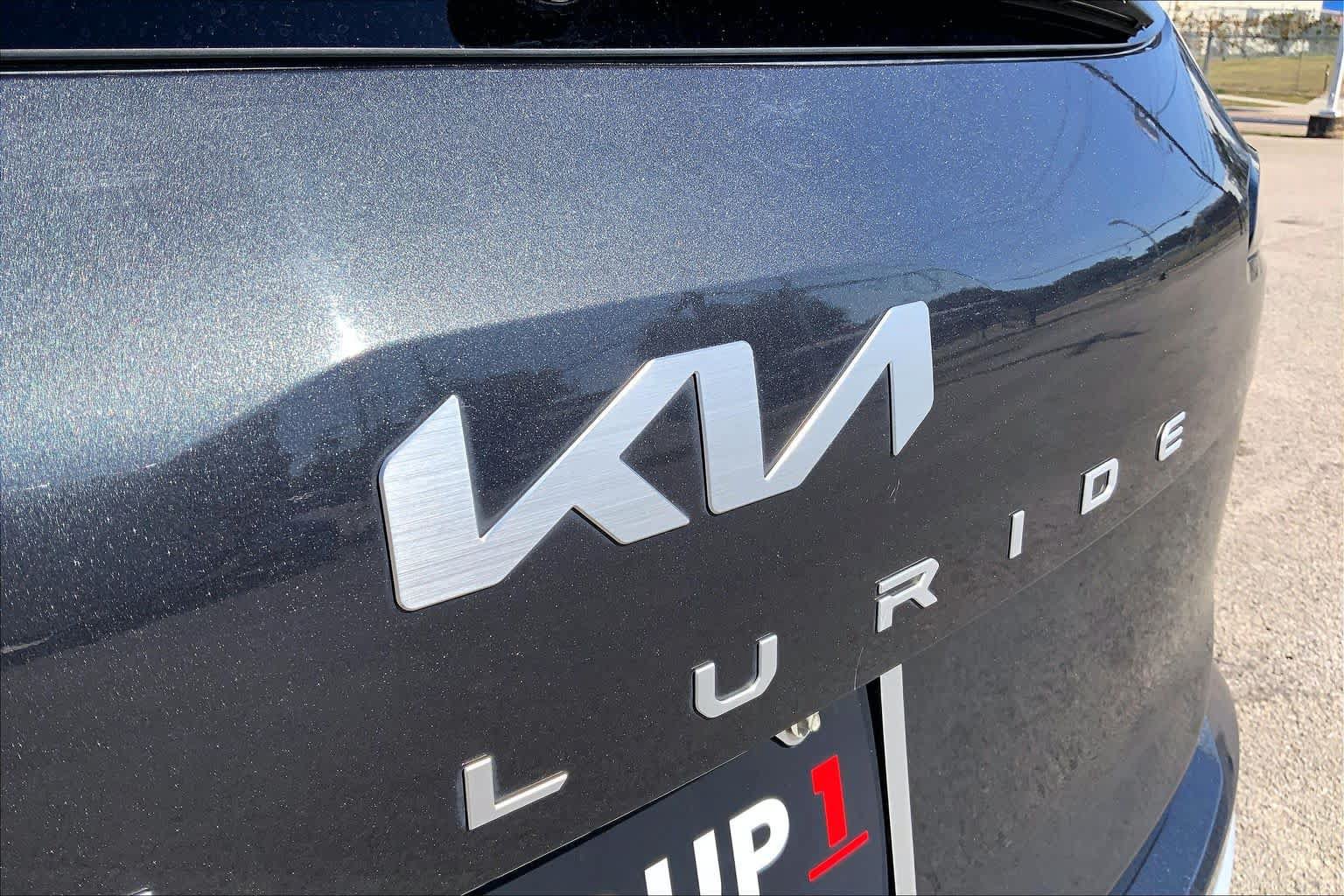 Used 2024 Kia Telluride EX w/ EX Captain's Chair Package FWD image 9