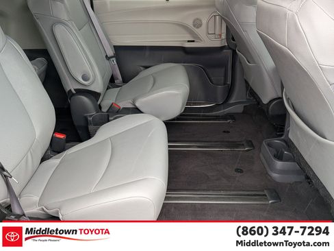 Used 2024 Toyota Sienna XLE image 34