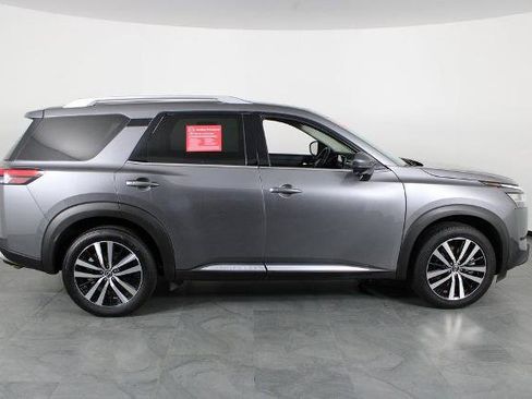 Certified 2023 Nissan Pathfinder Platinum image 12