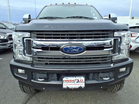 Used 2019 Ford F250 XLT w/ XLT Premium Package image 2
