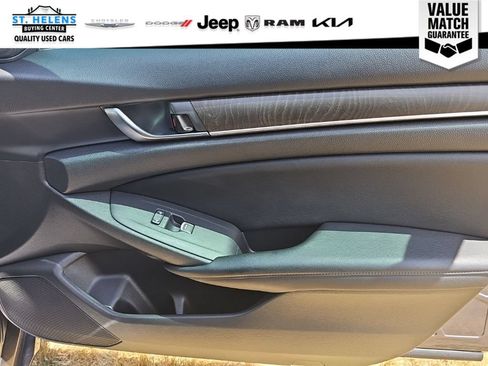 Used 2018 Honda Accord EX image 32
