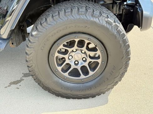 Used 2023 Jeep Wrangler Unlimited Rubicon w/ Xtreme 35 Tire Package AWD/4WD image 9
