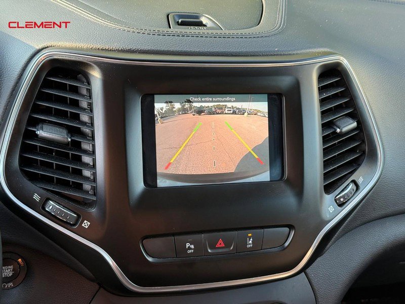 Used 2021 Jeep Cherokee Latitude Plus AWD/4WD image 24