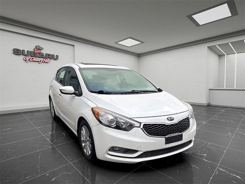 Used 2015 Kia Forte EX w/ EX Premium Package image 3