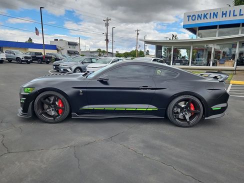 Used 2020 Ford Mustang Shelby GT500 w/ Technology Package RWD image 3