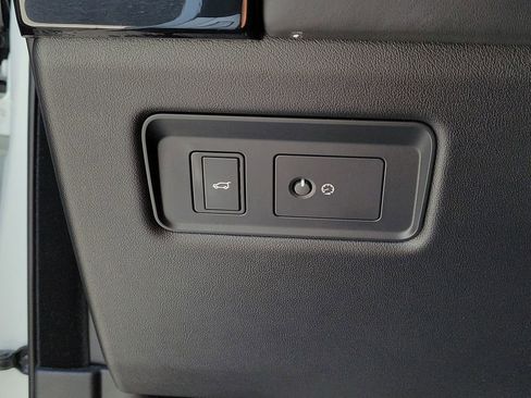 Used 2021 Land Rover Range Rover P525 Westminster Edition LWB image 38