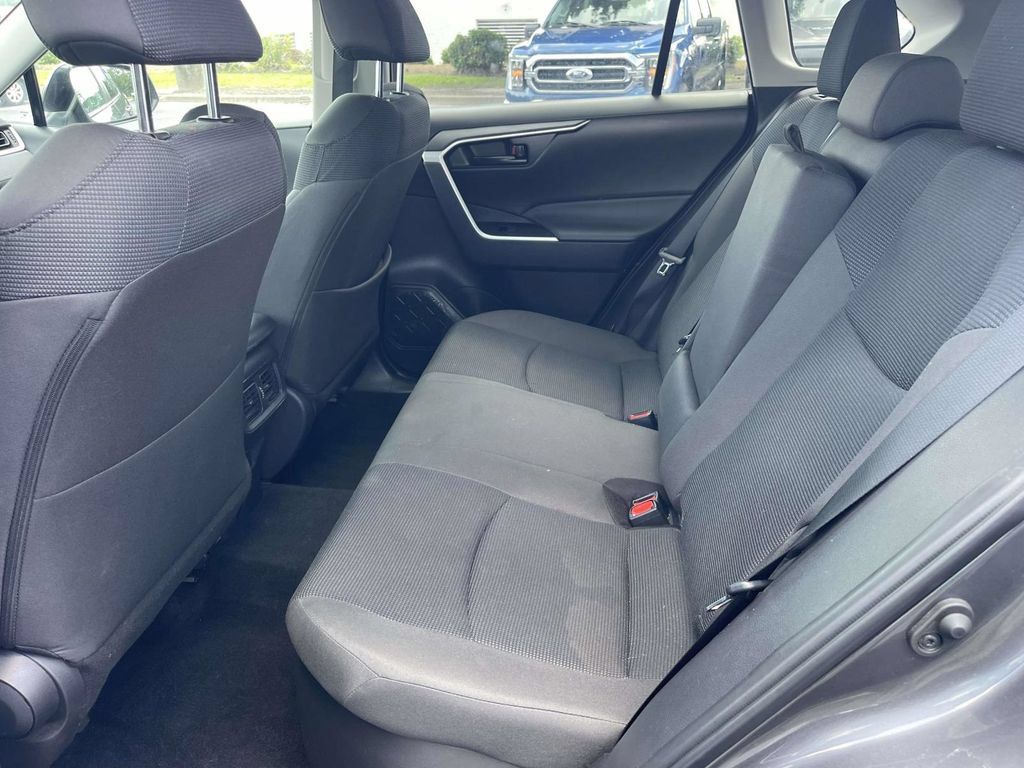 Used 2025 Toyota RAV4 LE AWD/4WD image 13