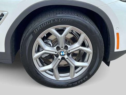 Used 2023 BMW X4 xDrive30i w/ Premium Package AWD/4WD image 9