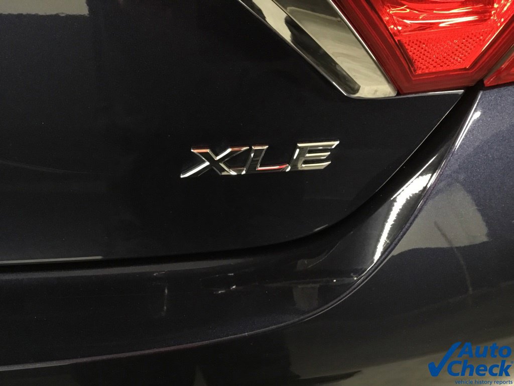 Used 2017 Toyota Camry XLE w/ Moonroof Package FWD image 17