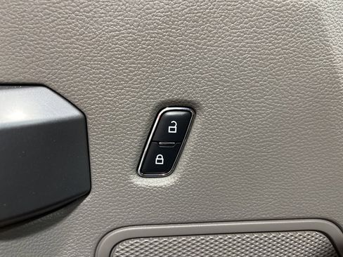 Used 2018 Ford F150 XLT w/ Trailer Tow Package image 19