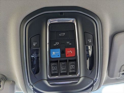 Certified 2024 Jeep Grand Cherokee Limited w/ Black Appearance Package image 60