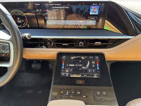 Certified 2025 INFINITI QX80 Sensory image 27