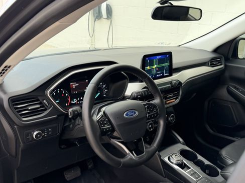 Used 2021 Ford Escape SEL FWD image 16