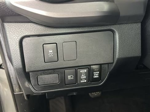 Used 2022 Toyota Tacoma TRD Sport w/ TRD Premium Sport Package AWD/4WD image 19