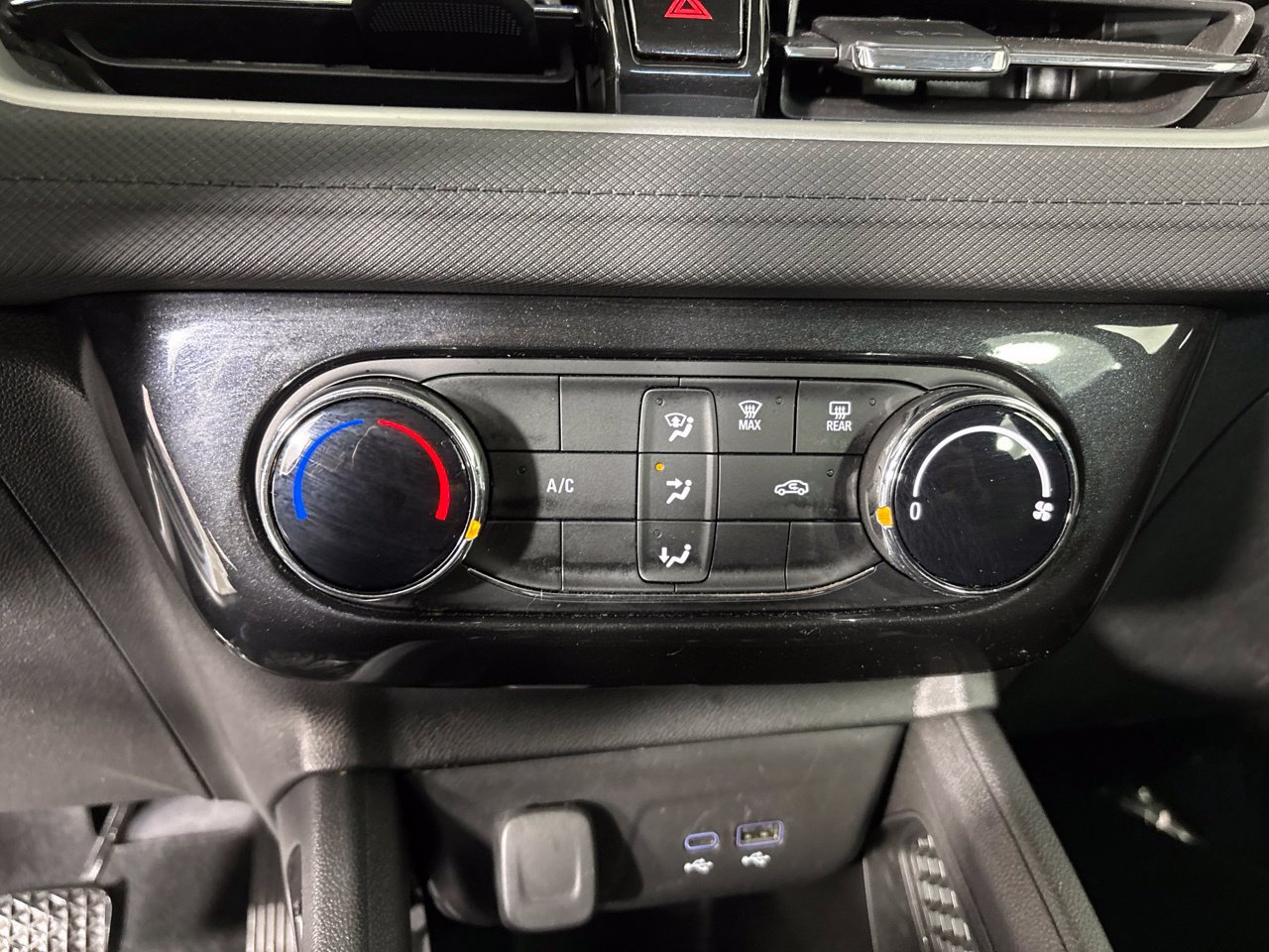 Used 2025 Chevrolet TrailBlazer LT FWD image 18