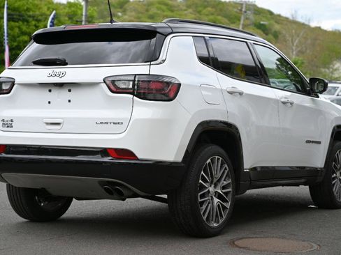 Used 2022 Jeep Compass Limited w/ Elite Group AWD/4WD image 6