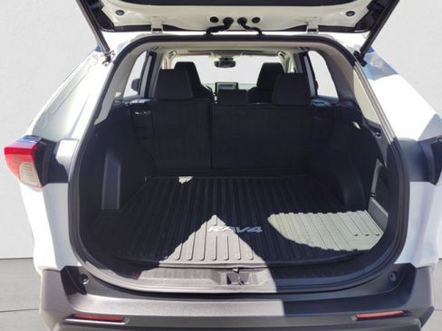 Used 2022 Toyota RAV4 XLE w/ Convenience Package AWD/4WD image 19