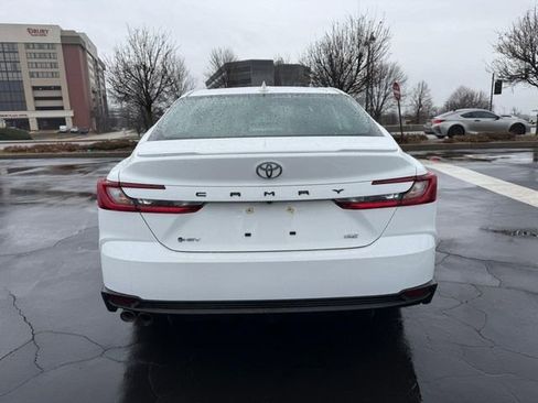 Used 2025 Toyota Camry SE image 5