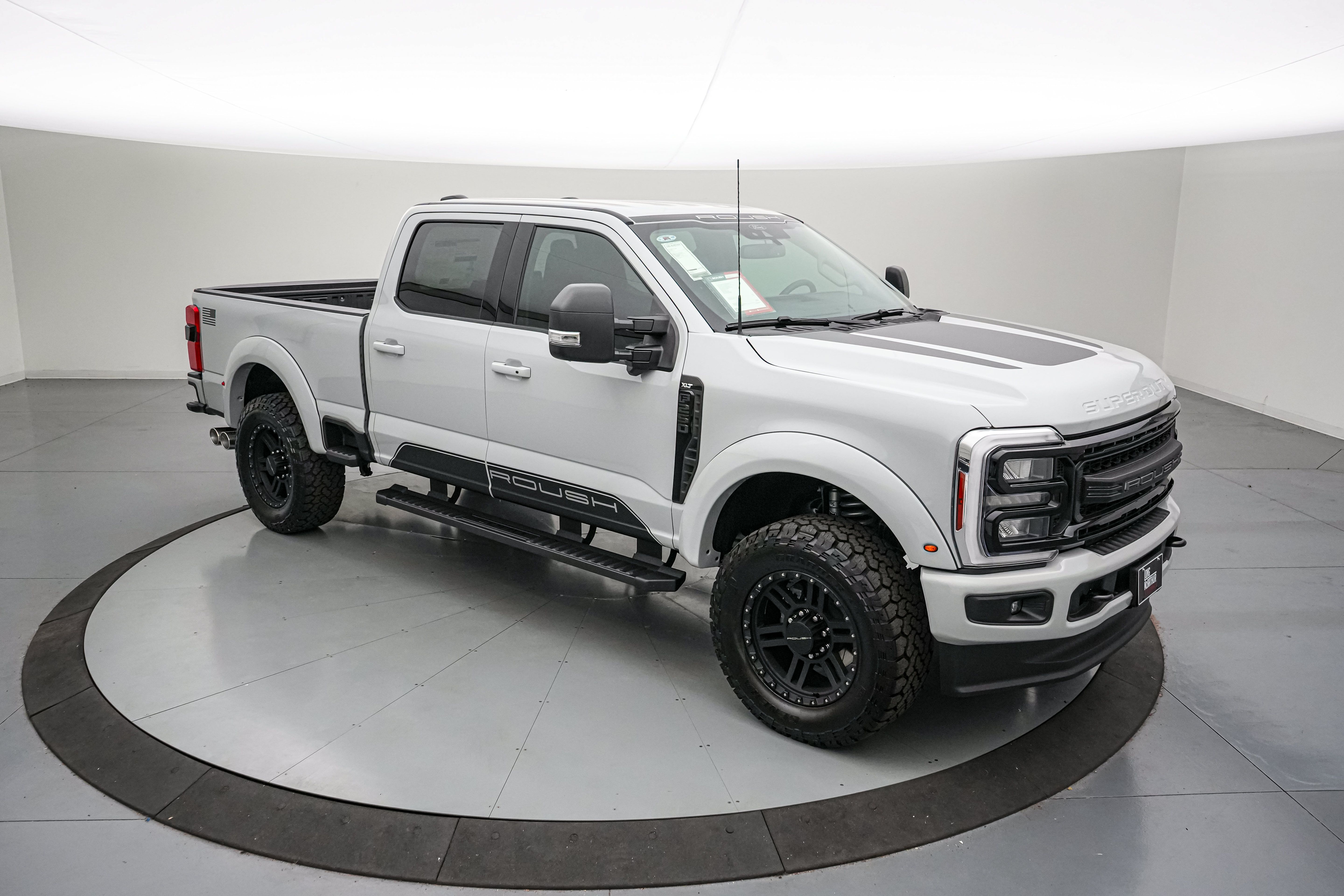 New 2026 Ford F250 XLT w/ XLT Premium Package AWD/4WD image 3