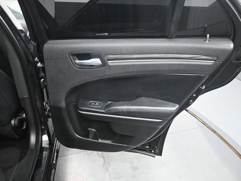 Used 2022 Chrysler 300 Touring w/ Sport Appearance Package RWD image 16