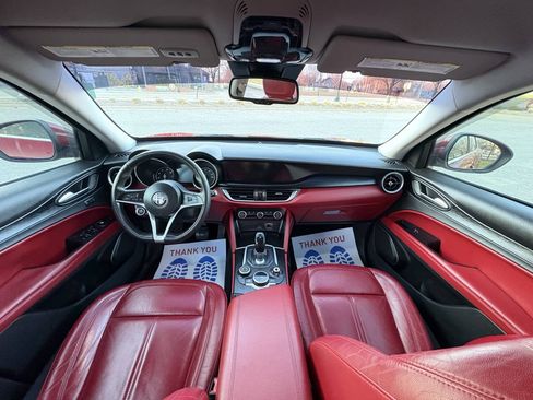 Used 2018 Alfa Romeo Stelvio AWD image 18
