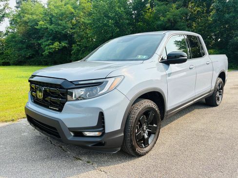 Used 2025 Honda Ridgeline Black Edition image 1