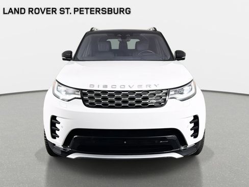 Used 2023 Land Rover Discovery Metropolitan Edition image 2