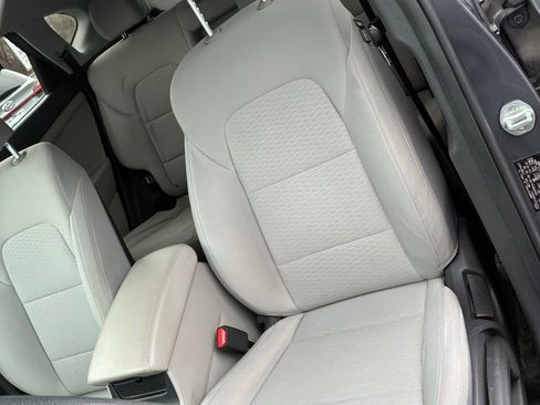 Used 2019 Hyundai Tucson SE w/ Cargo Package image 18