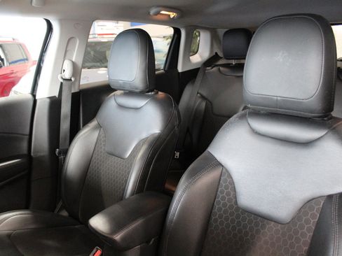 Used 2020 Jeep Compass Altitude image 14