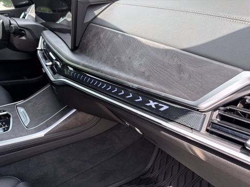 Used 2023 BMW X7 xDrive40i w/ M Sport Package AWD/4WD image 46