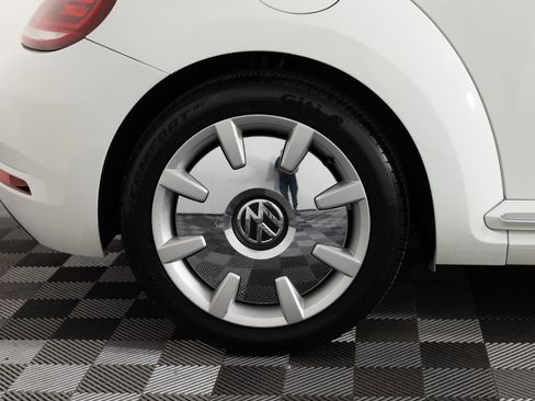 Used 2019 Volkswagen Beetle 2.0T SE w/ SE Premium Package FWD image 33