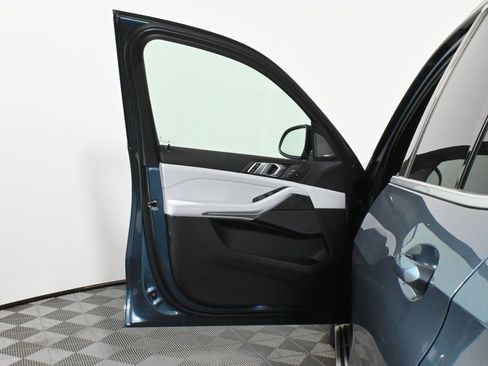 Used 2026 BMW X5 xDrive40i w/ Climate Comfort Package image 29