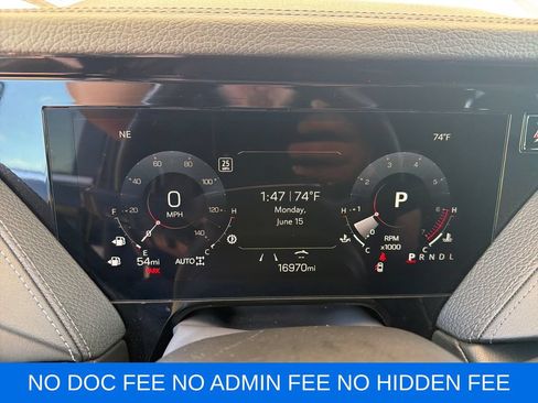 Used 2025 GMC Yukon XL Denali AWD/4WD image 17
