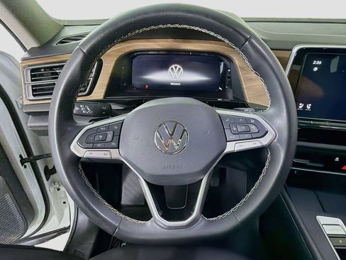 Used 2024 Volkswagen Atlas SE FWD image 14
