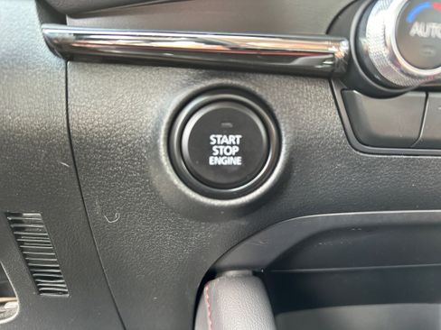 Used 2025 MAZDA MAZDA3 s image 33