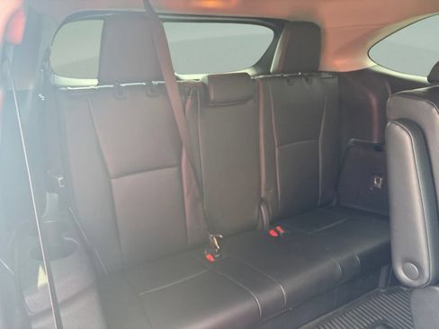 Used 2024 Toyota Highlander XLE FWD image 26