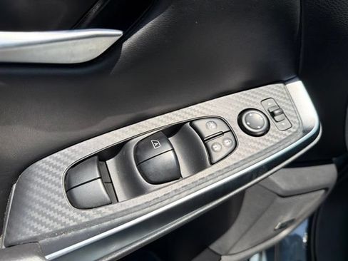 Used 2025 Nissan Sentra SR w/ SR Premium Package FWD image 9