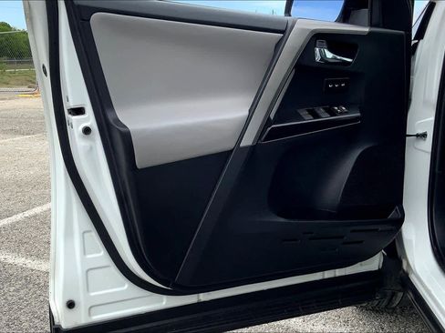 Used 2016 Toyota RAV4 Limited w/ Advanced Technology Package image 21