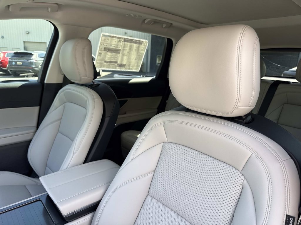 New 2026 Lincoln Nautilus Premier w/ Equipment Group 102A AWD/4WD image 21