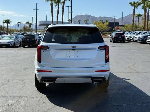 Used 2020 Cadillac XT6 Premium Luxury FWD image 4