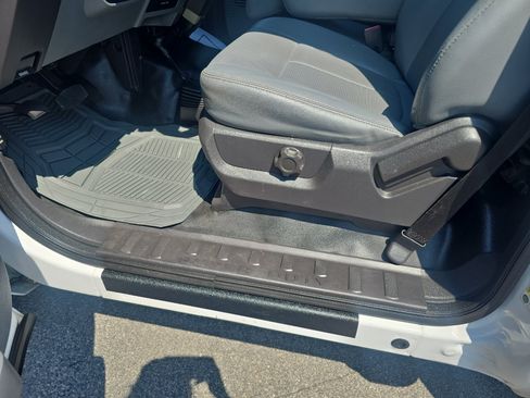 Used 2015 Ford F250 XL w/ Power Equipment Group AWD/4WD image 13