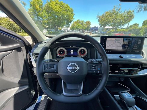 Used 2026 Nissan Rogue SL AWD/4WD image 37