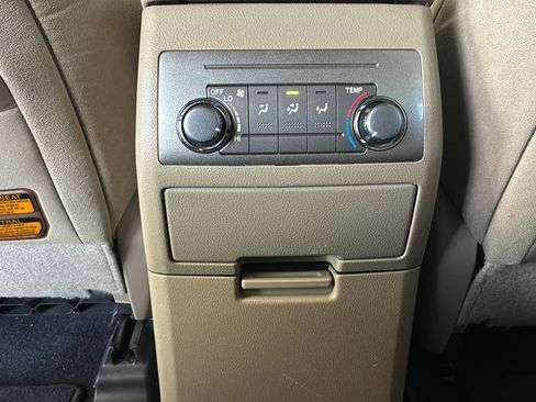 Used 2012 Toyota Highlander FWD w/ Tow Pkg image 25