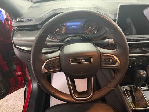 Used 2024 Jeep Compass Trailhawk AWD/4WD image 12