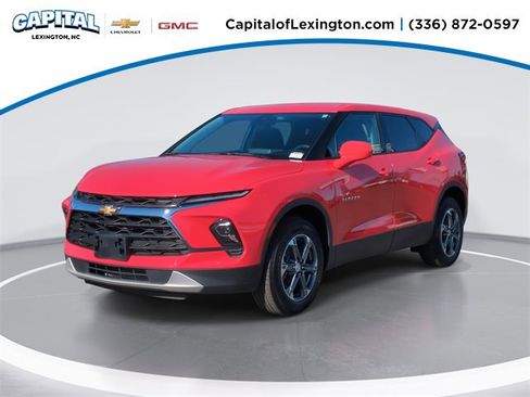 Used 2025 Chevrolet Blazer LT image 1